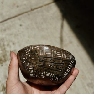Cuenco de barro bruñido